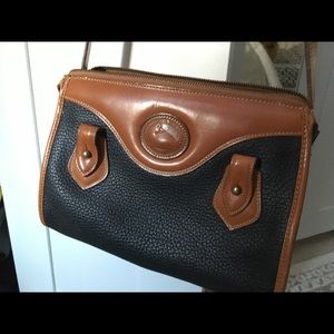 Vintage Dooney and Bourke crossbody